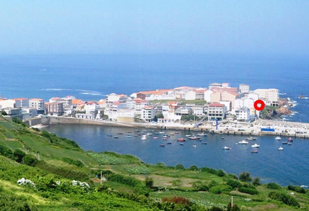 Marina. Casa Marinera Con Terraza Sobre El Mar En Caion Cayon